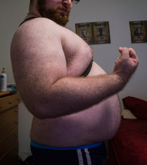 joshthebullpup:  gotta love stir fry night. also chest day cause chest day is awesome. now if you will excuse me i need to lay beached in bed.