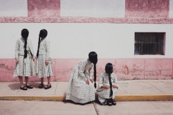 ladyfresh:  Articulo 6 | Lucia Cuba ARTICULO 6 aims to generate dialogues on gender, strength and politics through conceptual and visual elements, advancing critical thought, abstractions and connections with notions of gender, body, human rights, the