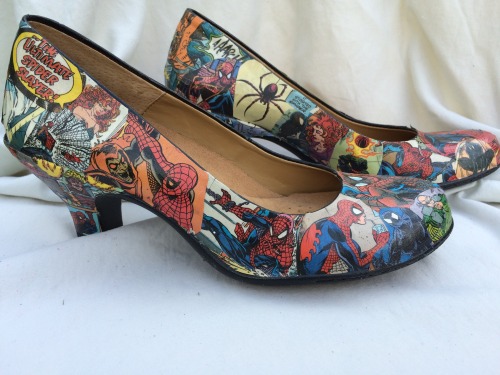 SIZE 7 SPIDER-MAN KITTEN HEELSON SALE NOWEveryone’s favorite web-slinger has never looked bett