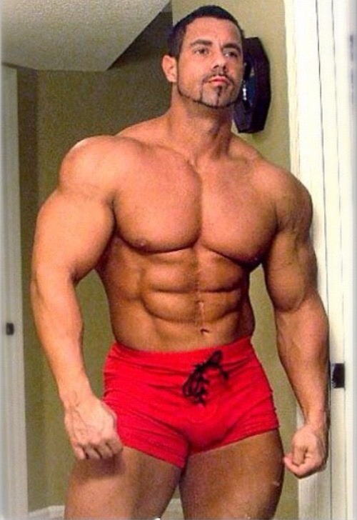 jboys20:  💕JEZEBEL’S HUNK OF THE DAY💕  My daddy is all muscle 😘  Follow