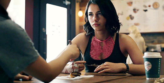 blacksunflower:  br0seph-time-to-g0seph:  mitski:   that krispy kreme date ( ◕‿◕)