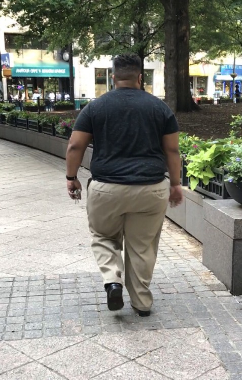 tmckenzie85:  Beefy Thickness downtown ATL! Mmmmm hmmmm. He was a cutie!