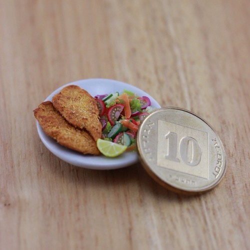 instagram:  The Marvelous Miniature Culinary Creations of @shayaar  To see more of Shay’s teensy culinary creations, follow @shayaar on Instagram.  “People can’t get enough of seeing their favorite treat in the size of their finger,” explains