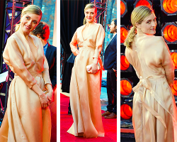 clonesbians:  Evelyne Brochu at 2014 Jutra Awards Red Carpet 