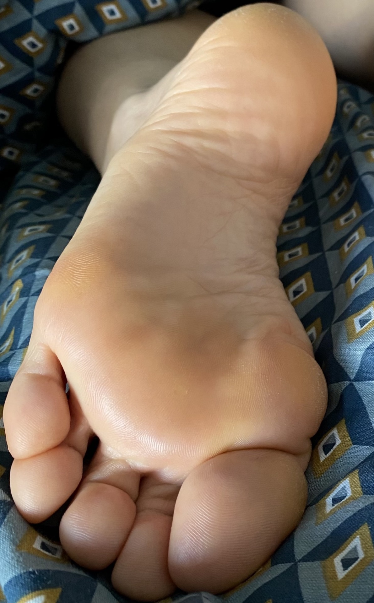 mylovelywifesfeet:My lovely wife soles and toes 😍🤤😍.Please reblog 😉.