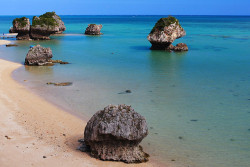 charting-constellations:  Okinawa-beach-03 JAPAN by Teruhide Tomori on Flickr. 