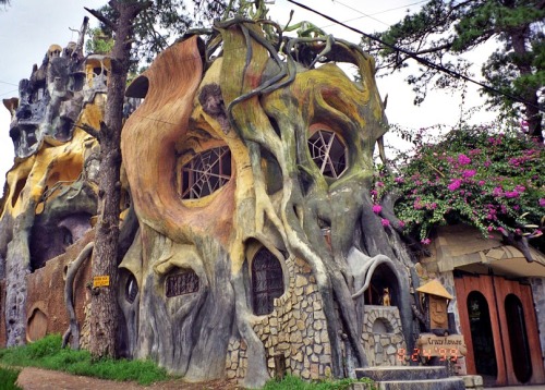 bisqueware: Hằng Nga Guesthouse, aka the “Crazy House,” in Đà Lạt, Vietnam. 