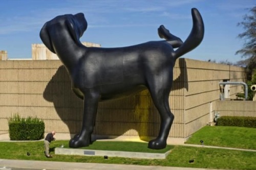 myedol:Bad Dog by Richard Jackson This 28 foot high sculpture was created by Richard Jackson, and 