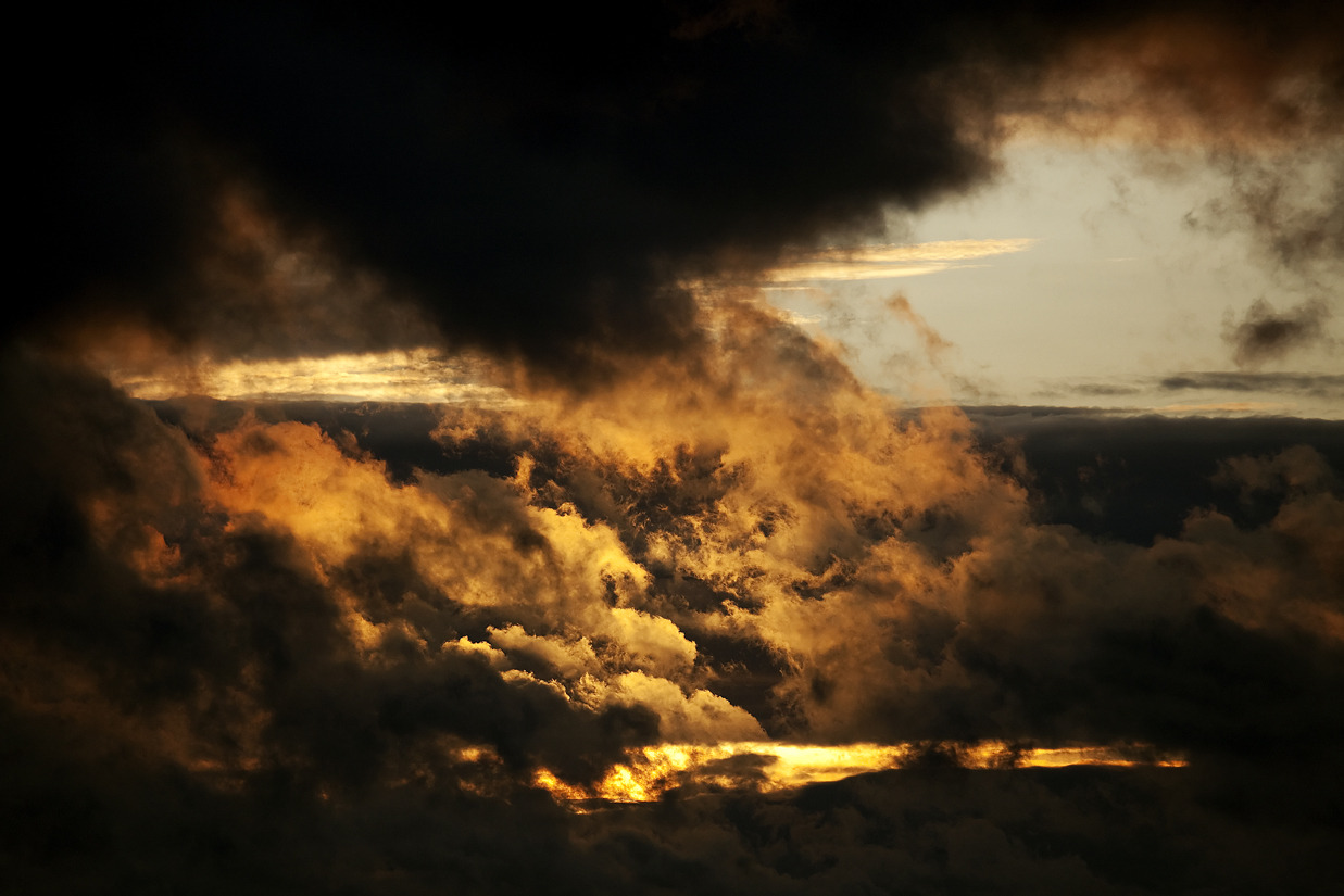 visuxlvibes:  Sky by Marcin Prasal 