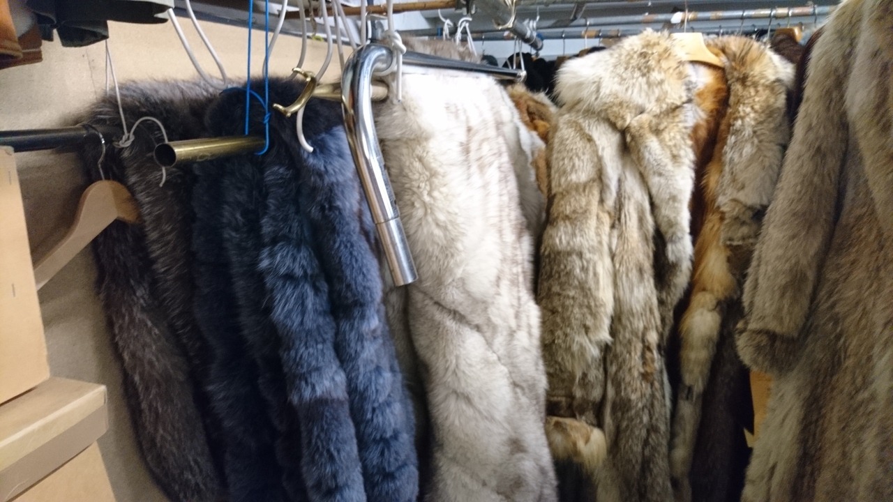 swedfur:Most of my furs and fur blankets are stored at my furrier for the summer.