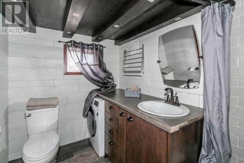 Porn photo dreamhousetogo:  Tiny house for sale in Ontario,