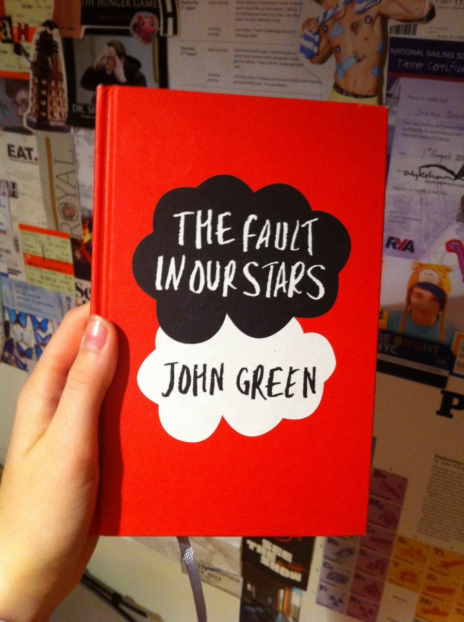 thedoctorwatchesthestars:  johngreensmoustache:  TODAY I FOUND A SIGNED TFIOS BOOK