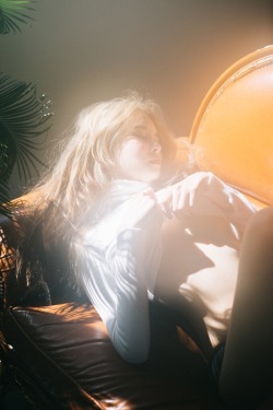lyric-kimsiwoo:  소녀의 방  사진 김시우.