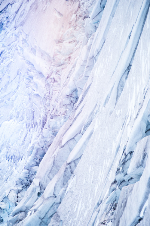 charleyzheng:Felt like doing something a little different. Shot these on Mount Hood with a 200mm len