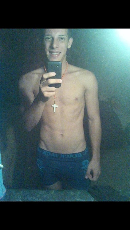 kambumbo25: alexboy73: Nuny maldonado se hace el muy stragth y le gusta la pendeja….! Yo me lo tire 