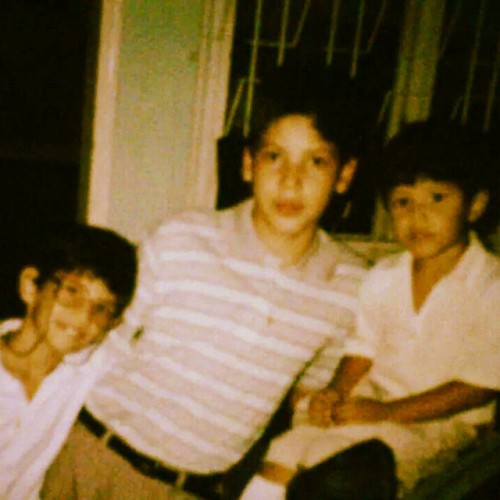 #tbt #hermanos #familia #infanciafeliz Cuidando De Mis Hermanitos Como Siempre. :)
