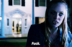 blondiepoison:  I am  n o t  leaving. 