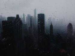 sixpenceee: sixpenceeeaesthetic: Rainy days.