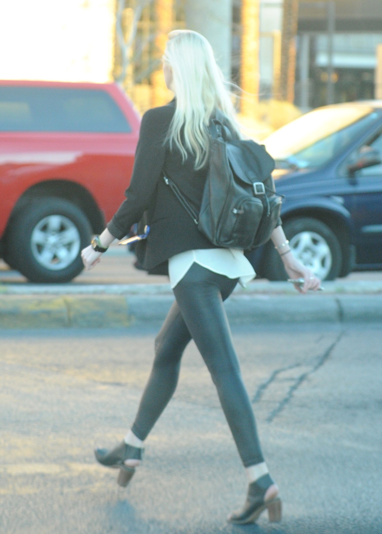 Saw this young lady crossing Lvblvd