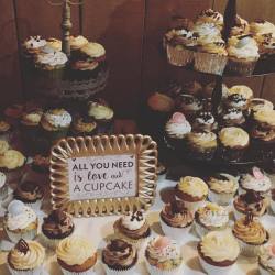 geej26:  “All you need is love and cupcakes” #truth #weddings #cupcakes  (at Rustic Manor 1848)