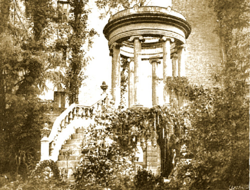 When Madrid had its very own Champs Elysées (sort of).By 1915 a little hellenic temple still 