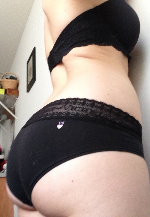 sparky-monroe:  Matching is fun.  So sexy!