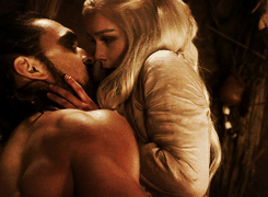 tvgifsets:  Daenerys Targaryen + Drogo 