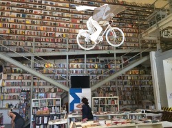 Lisboa. 2016.  #bookstores #portugal #lisboa
