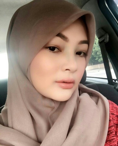 caggang:  Kecomelan gadis melayu 