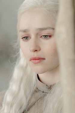 cedricsdiggory:  “I am Daenerys Stormborn, of the blood of Old Valyria and I will take what is mine, with fire and blood!” 