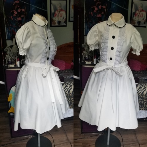 Two weeks ago, at the beginning of April, I finished sewing my new cosplay. Tuesday Simmons from the