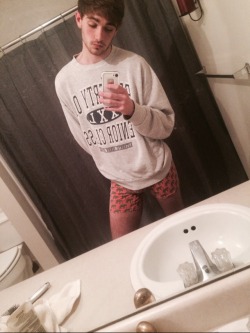 waistbandboy:  throsumdsonit:  Who wants to cuddle ?  The question is who wouldn’t want to cuddle! You’re adorable!