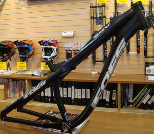 f9dtkfm:  FOES SSV MATT BLACK (via FUMA横浜)