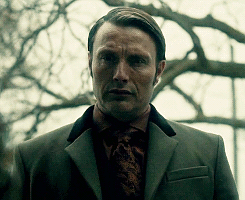   Hannibal Hiatus Challenge - Week Five: Cinematography  High and low angle portrait shots indicating power play (◡‿◡✿) 