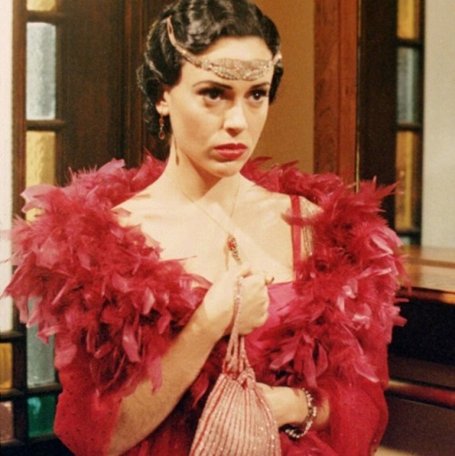 ferisbueler: some iconic phoebe looks