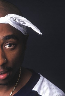 iliketupac:  rap-recipe:  Tupac Shakur  Khalili