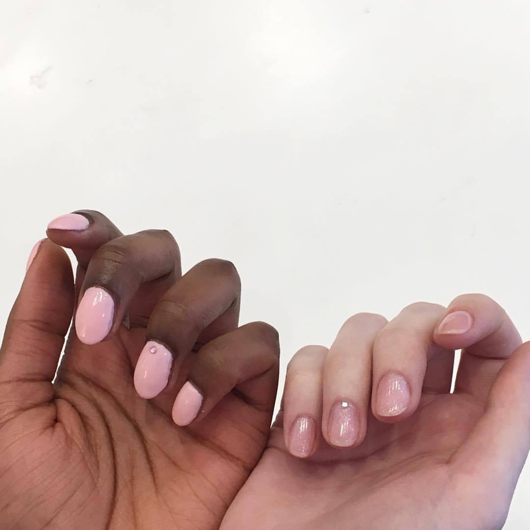 candybisous:  friendship nailz