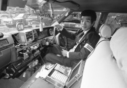 furtho:Cab driver with a karaoke machine installed in his car, Osaka, 1983 (via here)