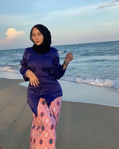 Ini Merupakan Kisah Pengalaman Aku Melakukan Hubungan Seks Dengan Mommy Aku Sendiri. Hubungan Seks Antara