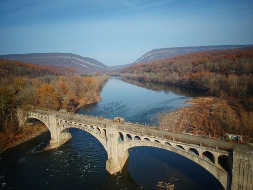 Delaware River Viaduct/Delaware Water Gap by Tim Loesch https://flic.kr/p/2hKW64b