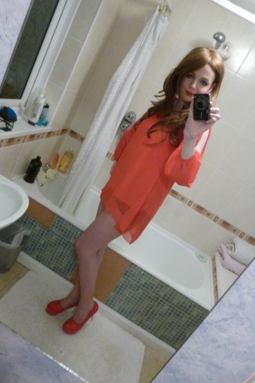 lucy-cd:  Pictures  Looking beautiful, love the heels <3