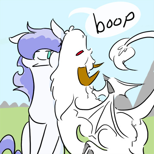 sapphire-and-greyzeek:  crowneprince:  I made a new friend! sapphire-and-greyzeek