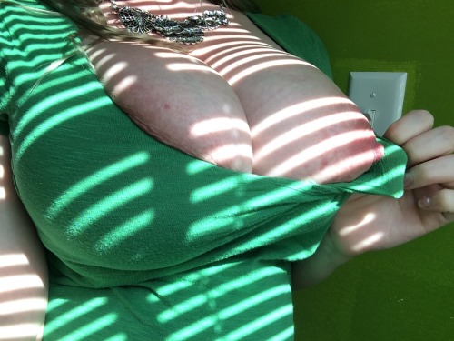 skitty-little-kitty:  Nips be slippin’  What-about-drippin’….?