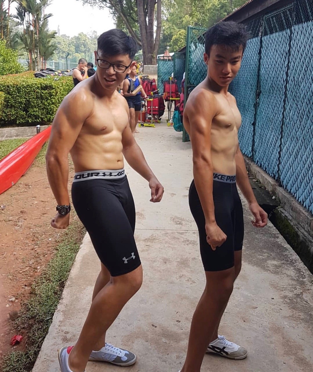 6sg:  harronjam:Sexy Hwa Chong canoeist, Gereon Chan. Such a vain dude but his abs
