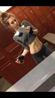 bohemegurl:  just-redhair:  #SELFIE-Photo submitted by @bohemegurl​Send me yours!   Gym Hype