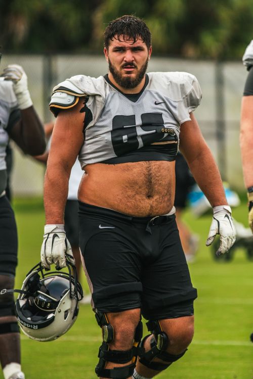 Cole Schneider (OL), 6'-4", 315 Lbs.
