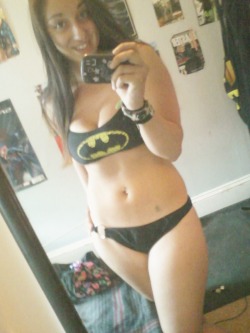 livefreelovefreediefree:  I’m Batgirl &lt;3 hiii 