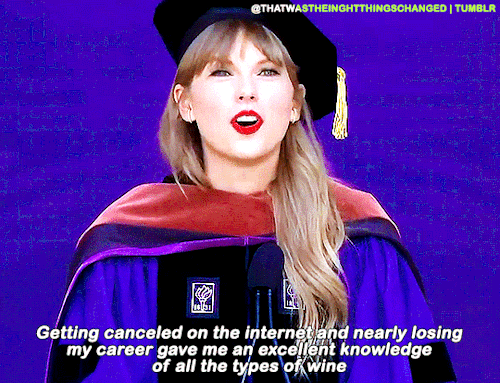 thatwasthenightthingschanged:Taylor Swift’s NYU commencement speech, but it’s just her jokes