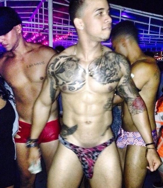 dominicanblackboy:  A hot moment on stage with sexy fat gorgeous Dominican ass Borrell