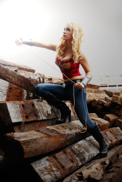 cosplayblog:  Submission Weekend! Wonder Girl from DC Universe  Cosplayer: DaisyCosplay [TM / DA] 